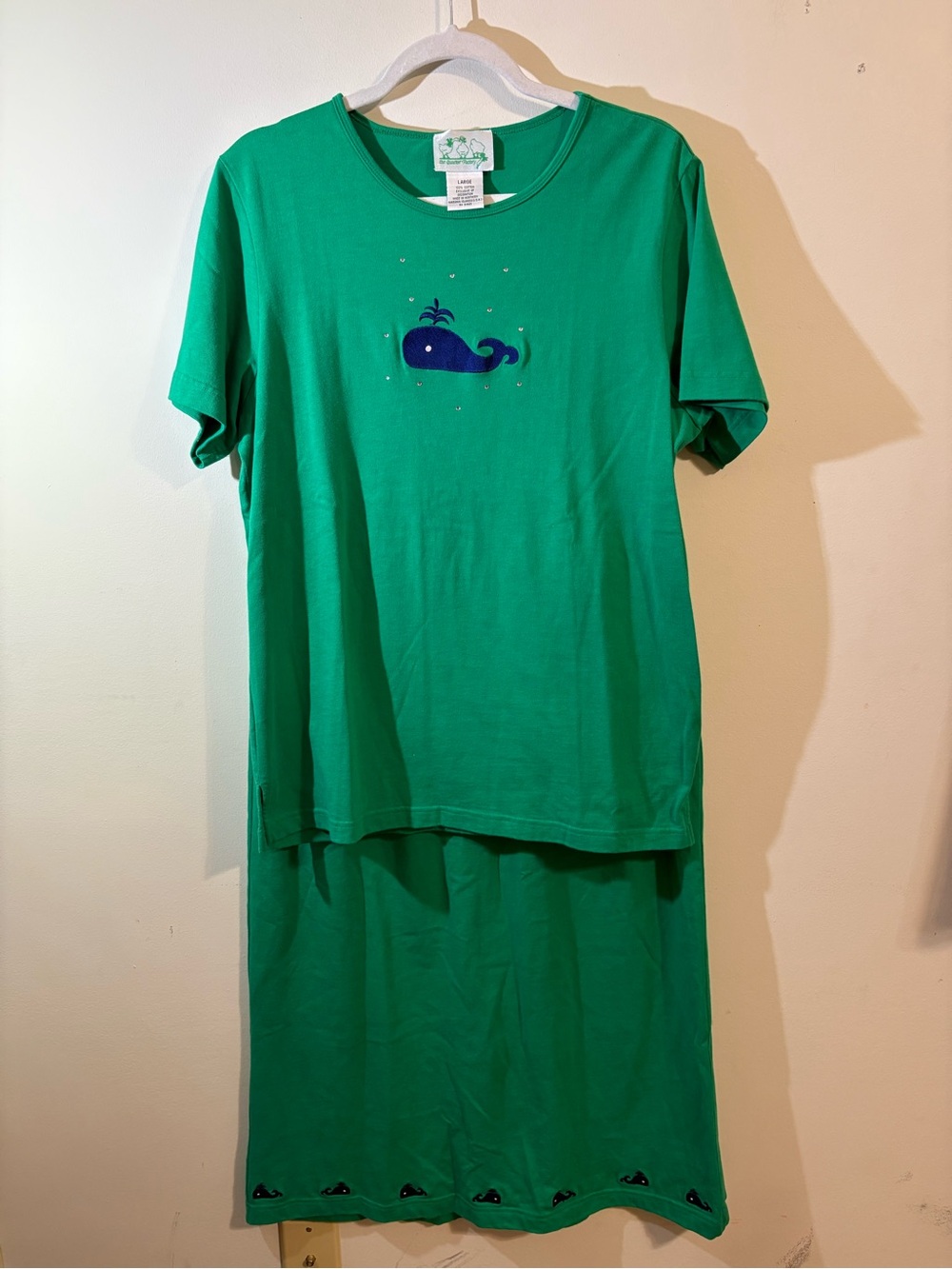 Quacker Factory shirt / skirt set Large embroidered green blue whale Graphic set